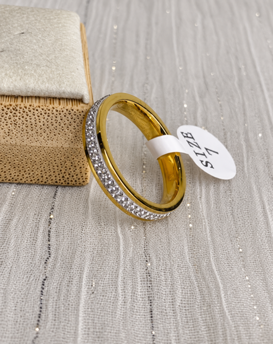 Aurelia Pavé Gold Band Ring