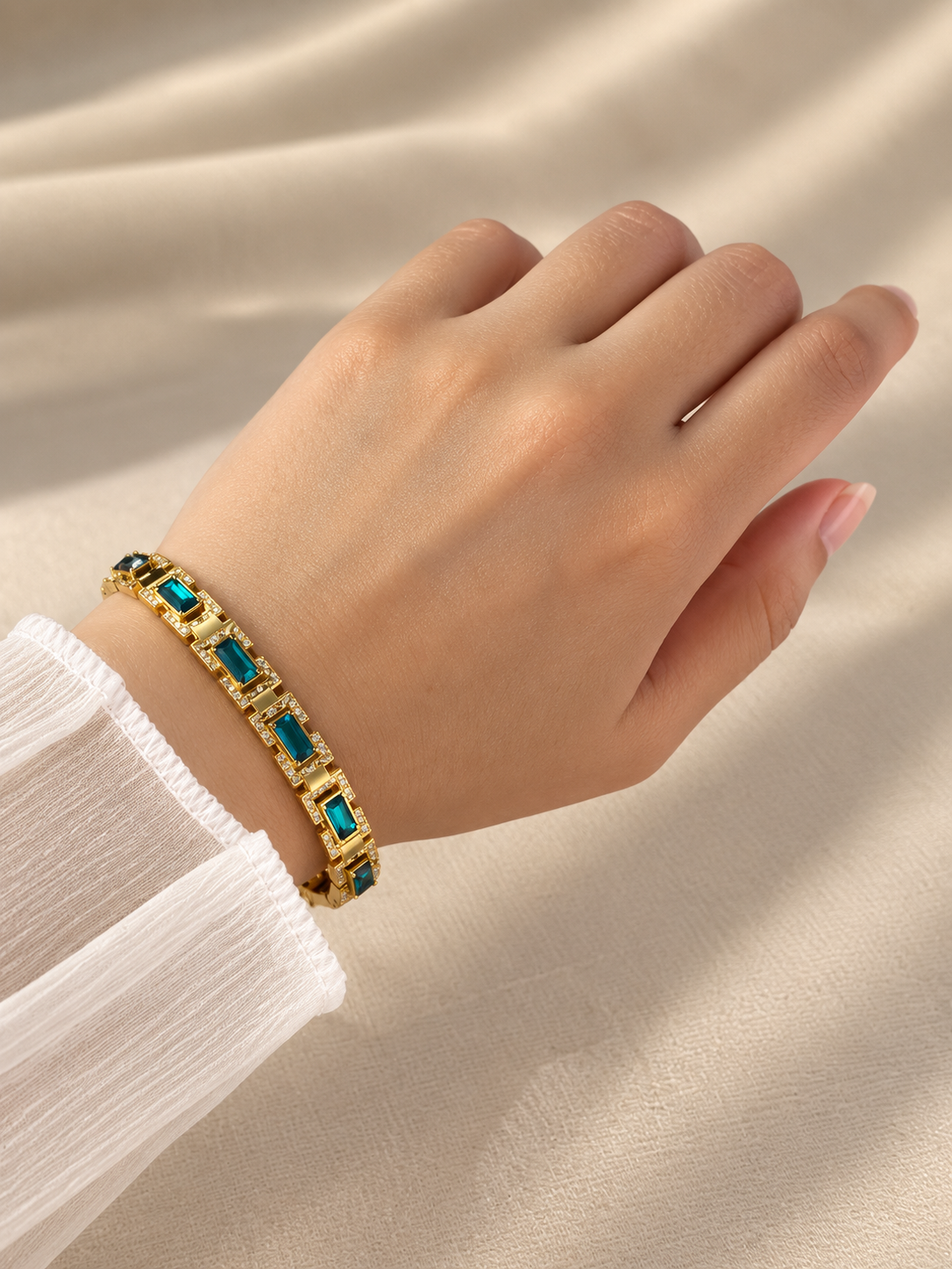 Emerald Carved Link Bangle - Image 3