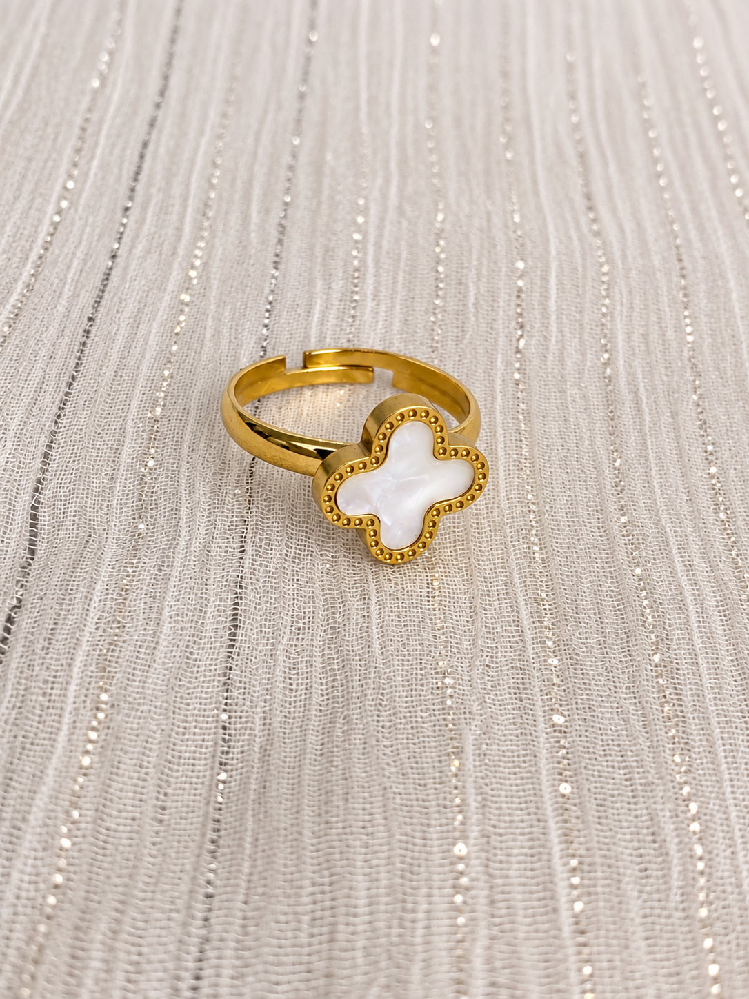 Mother-of-Pearl Clover Ring