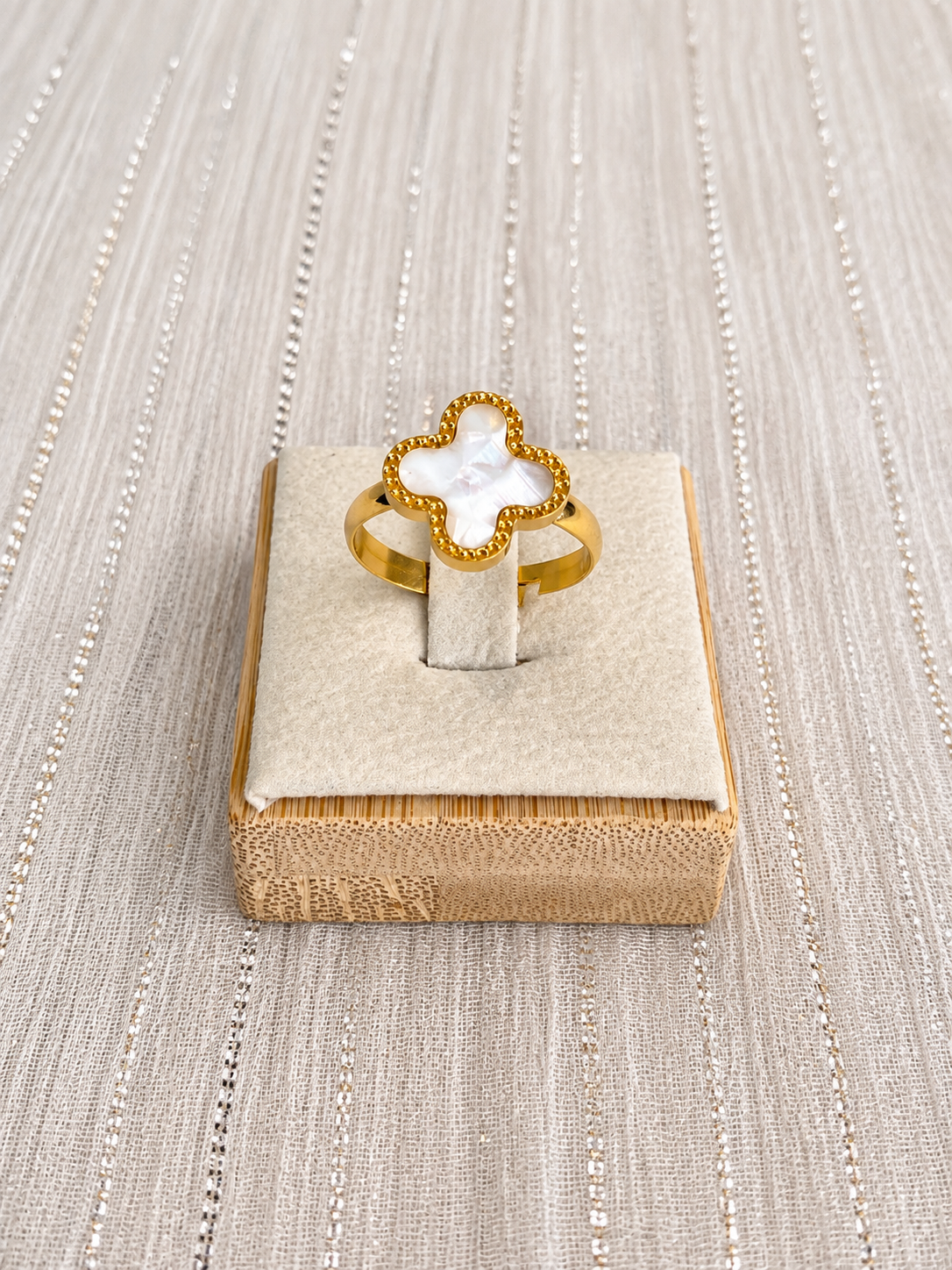 Mother-of-Pearl Clover Ring