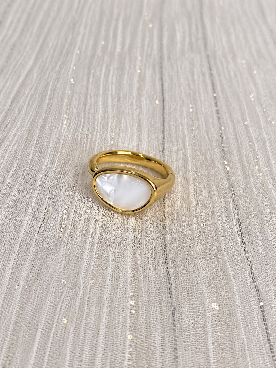 Mother-of-Pearl Oval Open Ring - Image 2