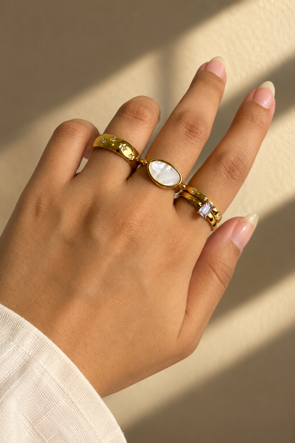 Mother-of-Pearl Oval Open Ring - Image 3