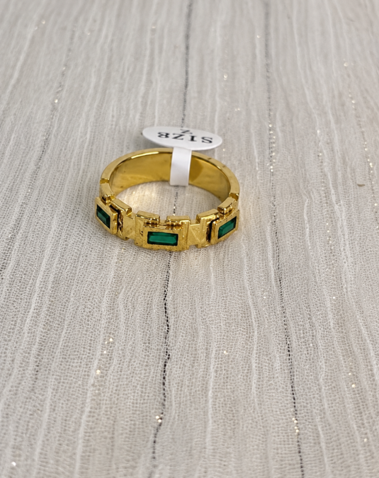 Emerald Link Statement Ring