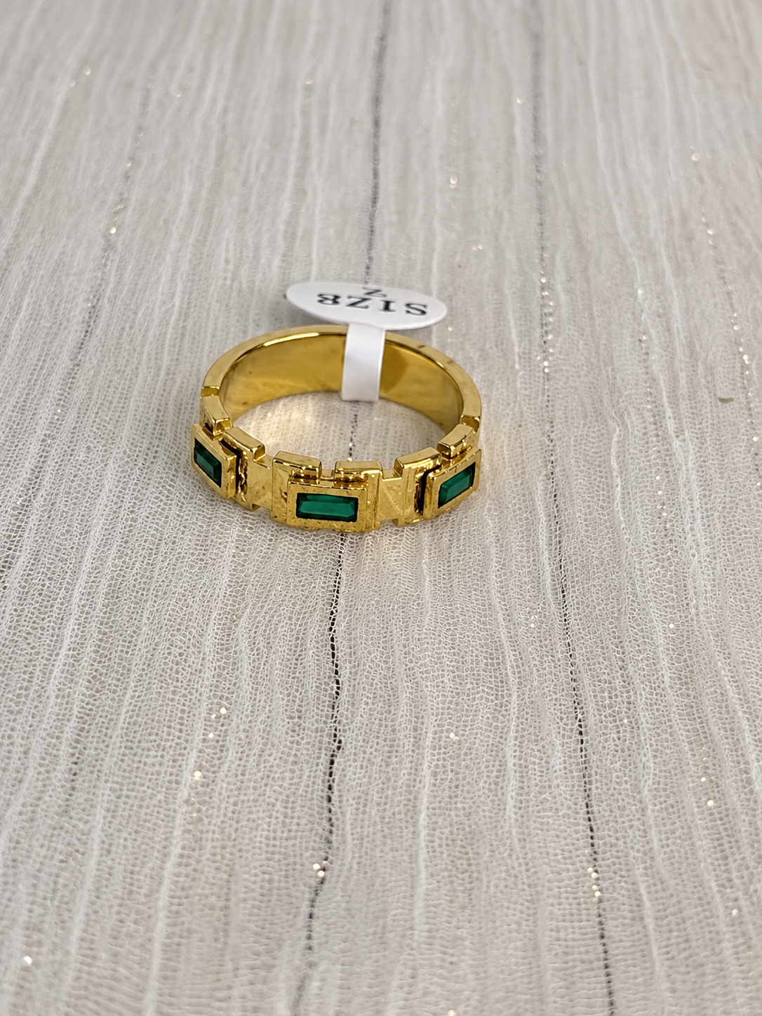 Emerald Link Statement Ring